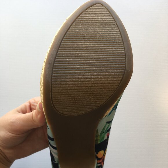 Tropical Print Peep Toe Heels by Apt. 9 - Picture 14 of 15